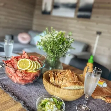 Water Front Scandinavian Forest View With No Neighbors Hébergement de vacances *