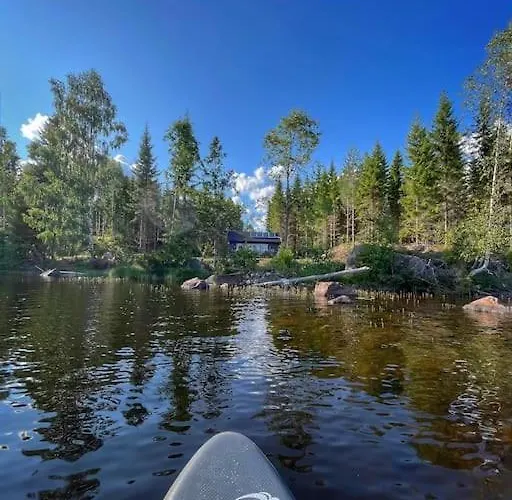 Dom wakacyjny Water Front Scandinavian Forest View With No Neighbors *